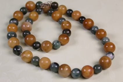 Chinese Yellow and Green Jade Beads Necklace
