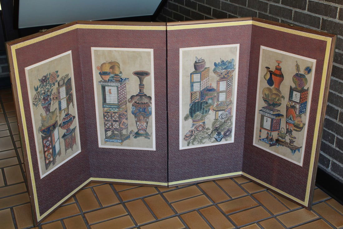 Antique Korean Four-panel Screen with Watercolor and Ink Painting of Antiques on Paper (1 of 8)