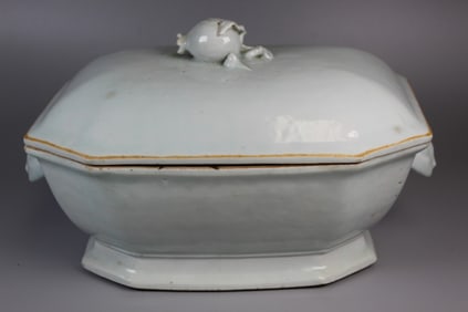 Chinese Export Porcelain Tureen