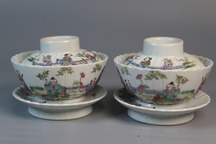 Pair of Chinese Famille Rose Porcelain Tea Cups