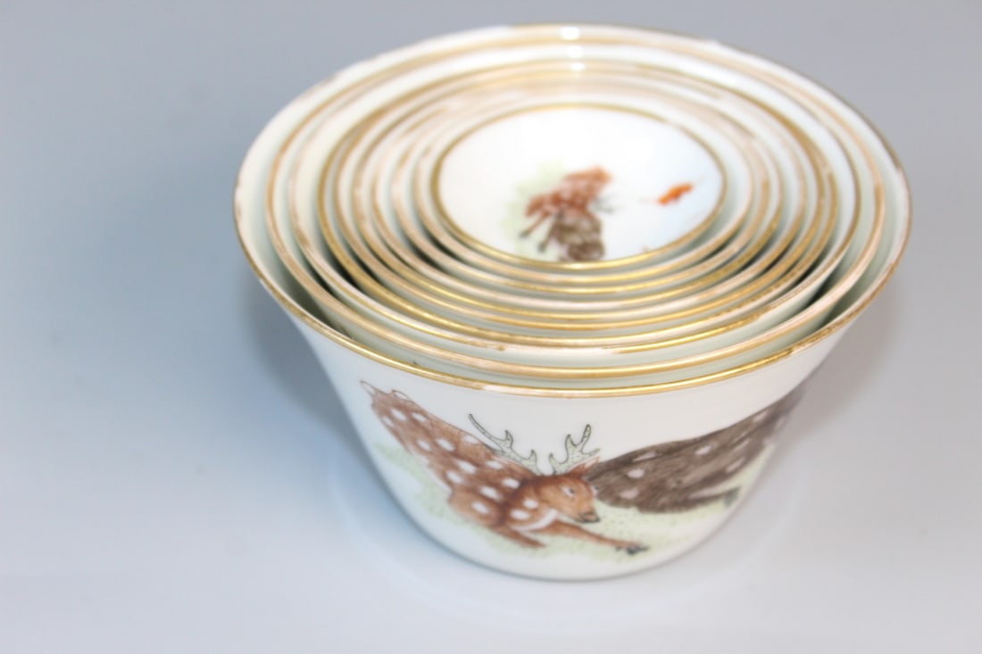 Set of 10 Chinese Famille Rose Porcelain Nesting Cups: Set of 10 Chinese Famille Rose Porcelain Nesting Cups. Largest Diam 4.25".