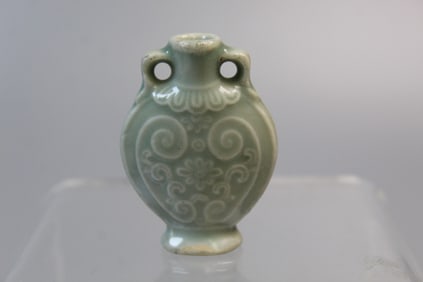 Chinese Celadon Glaze Porcelain Snuff Bottle