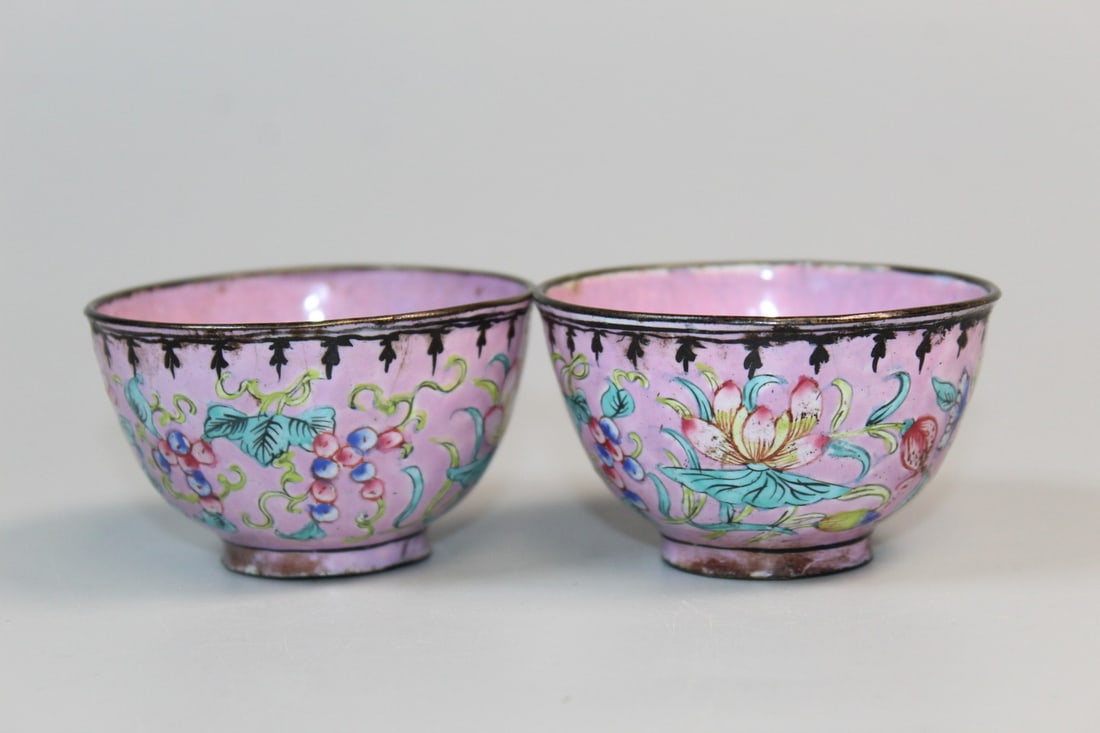 Pair Chinese enamel cups: Pair Chinese enamel cups. Diam 2.75". H 1.5".