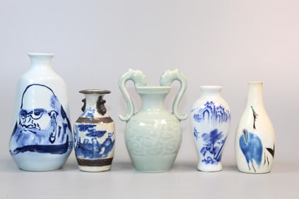 Five decorative porcelain items