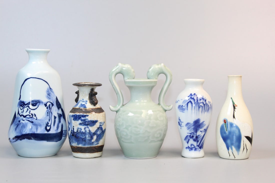 Five decorative porcelain items (1 of 14)