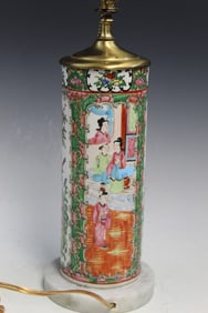 Chinese Rose Medallion Porcelain Vase Lamp