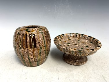 Two Chinese pottery items.