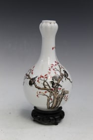 Chinese Famille Rose Porcelain Vase