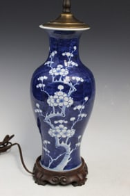 Chinese Blue and White Porcelain Vase Lamp