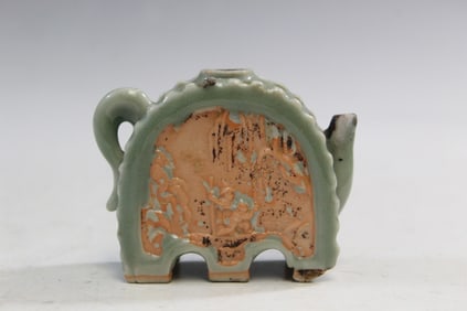 Chinse Ming Longquan Porcelain Water Dropper