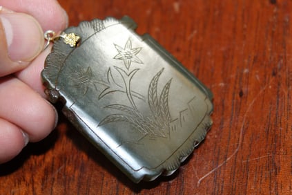 Chinse Spinach Jade Pendant