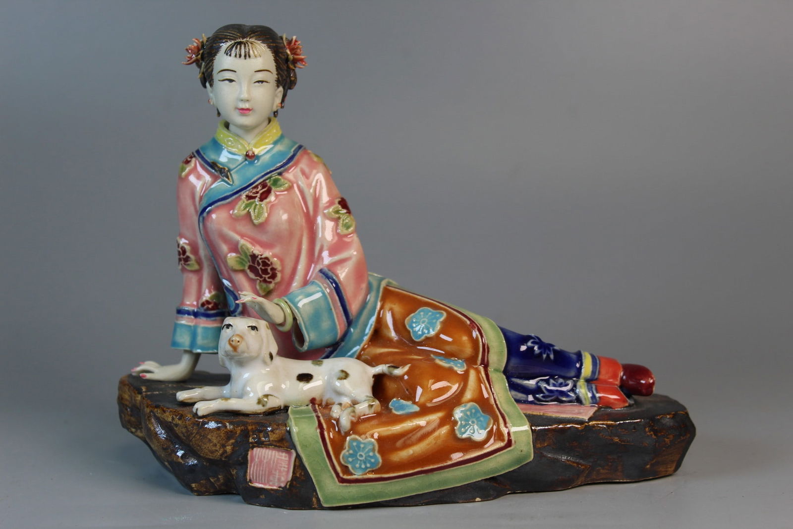Chinese Porcelain Figure of a Girl and a Dog.: Chinese Porcelain Figure of a Girl and a Dog.. 5.5x7.25x3.25"