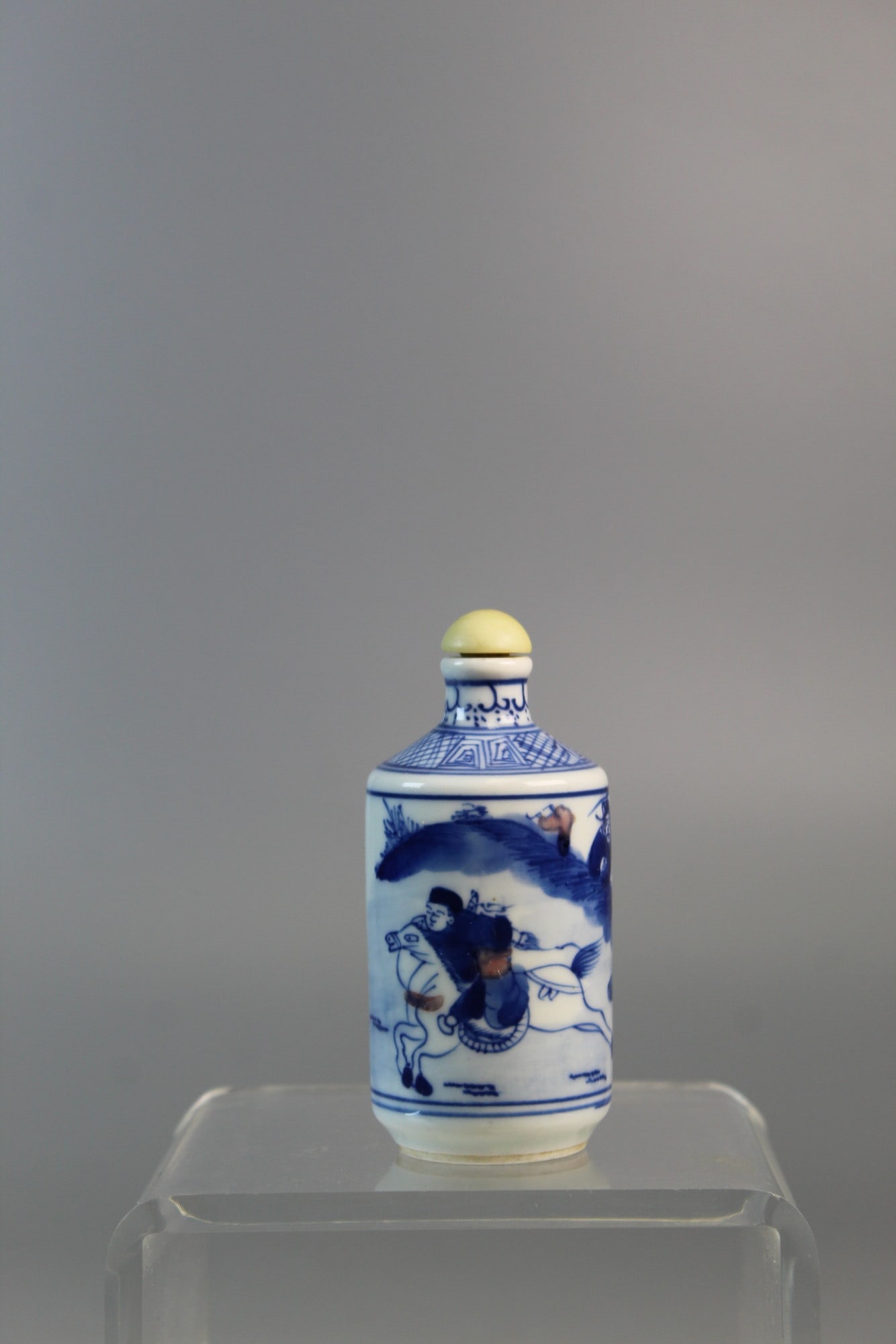 Chinese Blue and White Underglaze Red Porcelain Snuff Bottle (1 of 4)