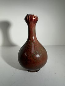 Chinese red and green porcelain vase