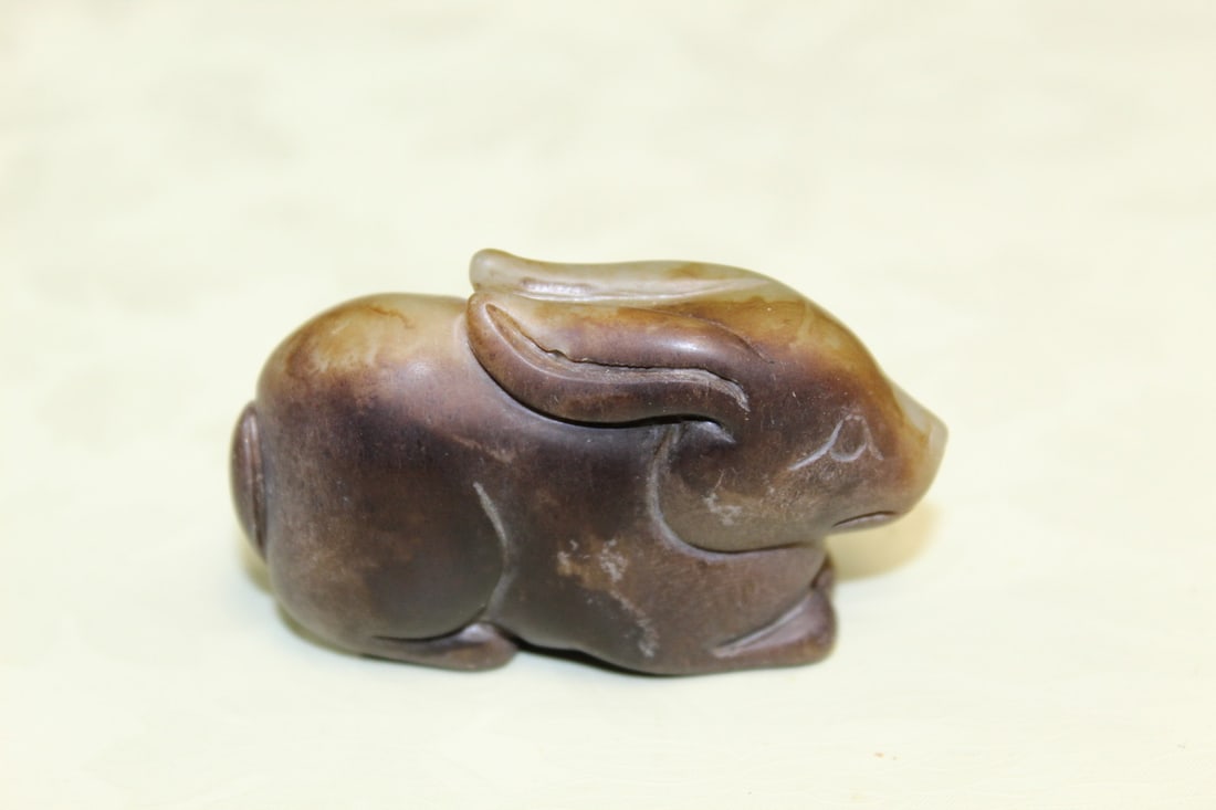Chinese Jade Carving of a Rabbit: Chinese Jade Carving of a Rabbit. L 2.25".