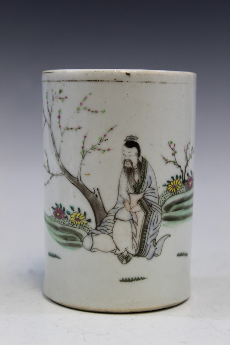 Chinese Famille Rose Porcelain Brush Pot: Chinese Famille Rose Porcelain Brush Pot. H 4", Diam 2.75".
