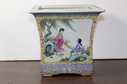 Chinese Famille Rose Porcelain Planter