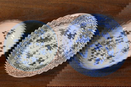 Two Chinese blue and white porcelain dishes