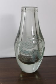 Chinese Peking glass dragon vase
