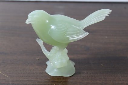 Chinese carved jade bird