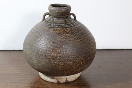Thai Sawankhalok pottery jar