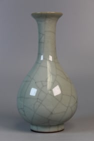 Chinese Guan Ware Style Celadon Glaze Pottery Vase