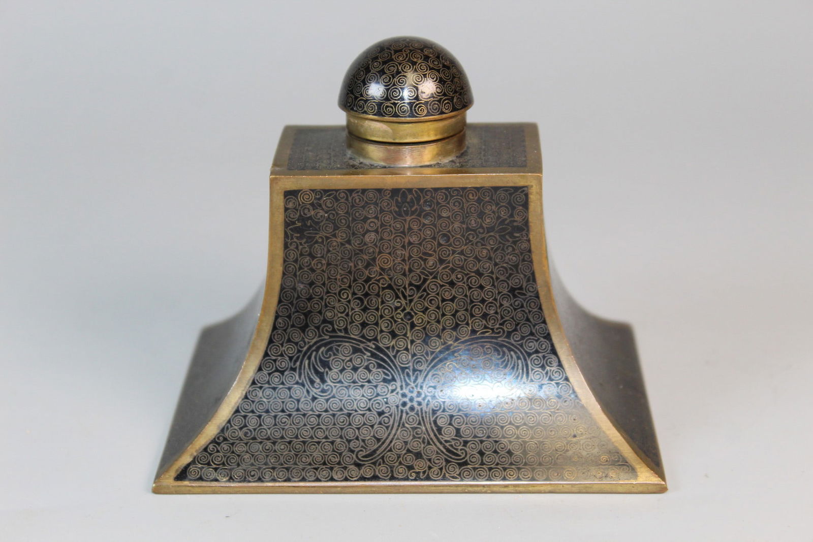 Chinese Cloisonne Inkwell: Chinese Cloisonne Inkwell. 4x3x3.5". Republic period.