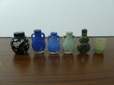 Chinese snuff bottles and some miniature items