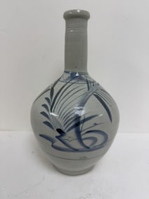 Chinese blue and white porcelain vase