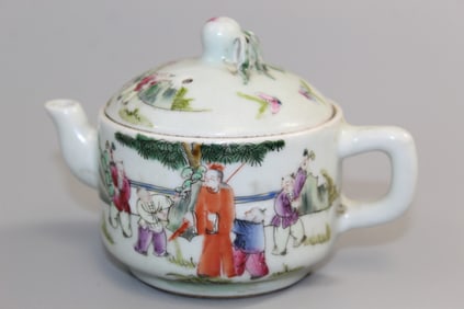 Chinese Famille Rose Porcelain Teapot
