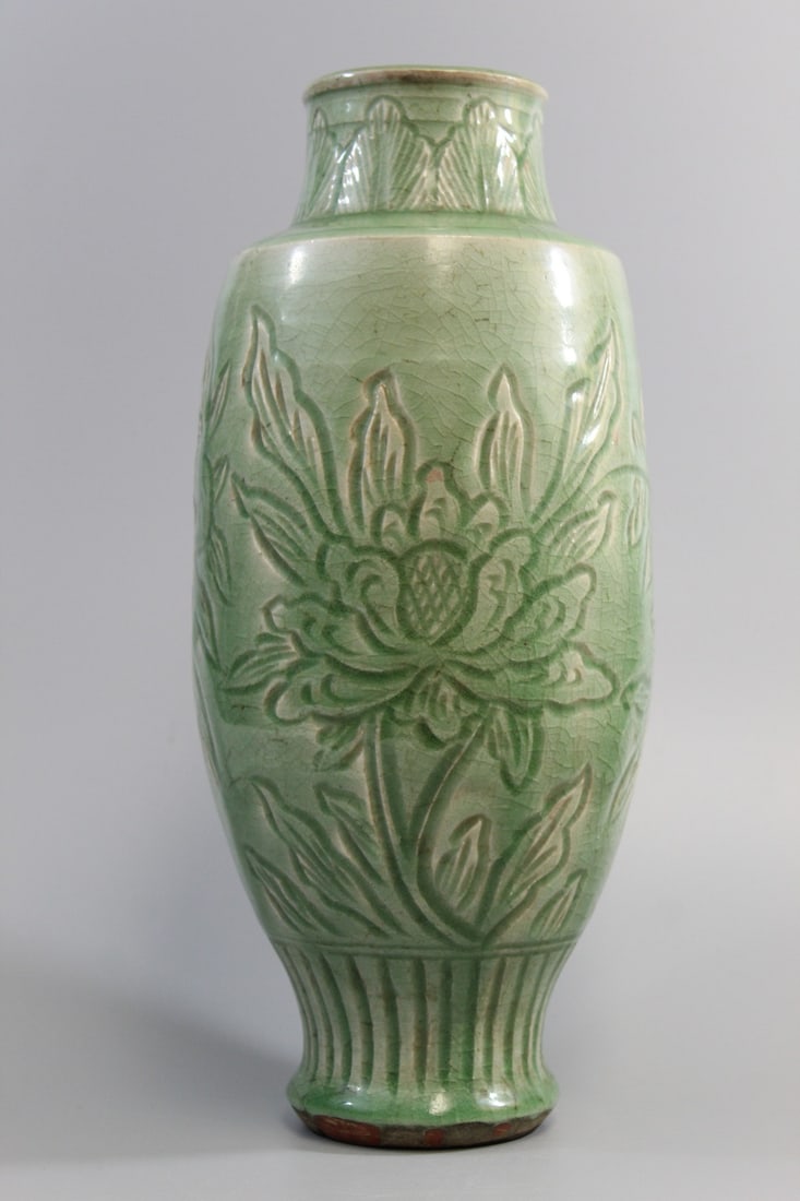 Chinese Longquan Celadon Glaze Vase: Chinese Longquan Celadon Glaze Vase. H 14".