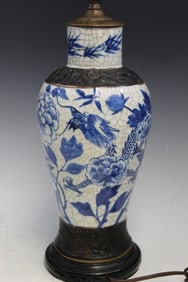 Chinese Crackle Glaze Blue and White Porcelain Vase Lamp