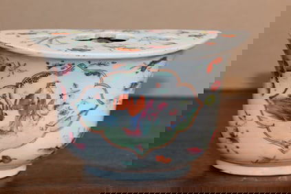 Chinese Famille Rose Porcelain Wall Pocket