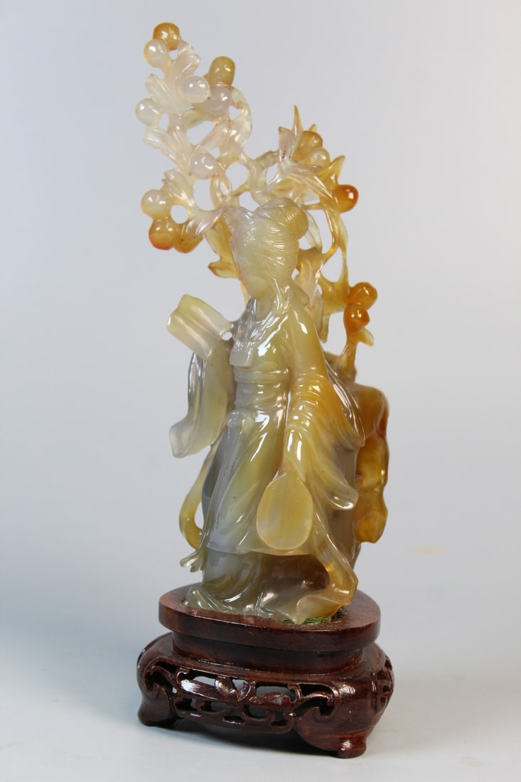 Chinese Carved Agate Figure of a Lady (1 of 6)