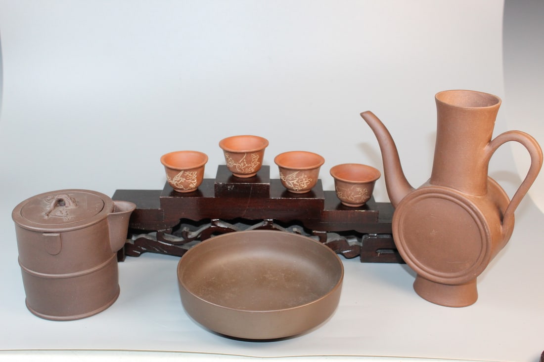 Chinese Yixing Teapot and Cups (1 of 9)