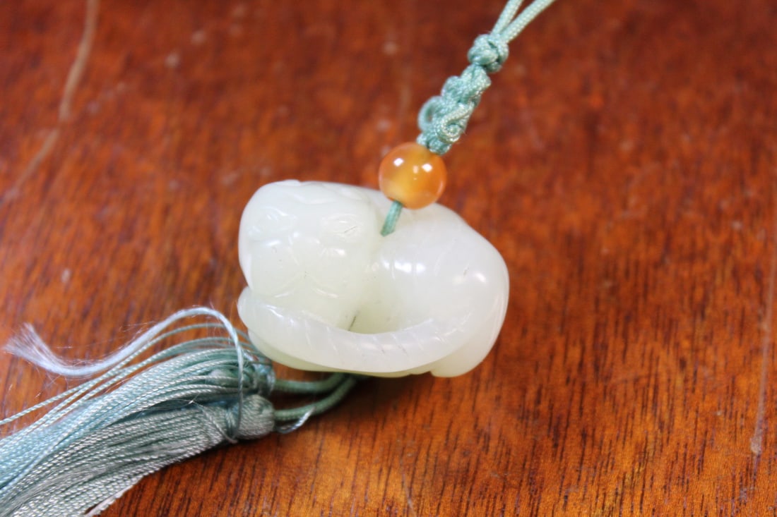 Chinese Carved Jade Cat Toggle: Chinese Carved Jade Cat Toggle . L 1.25".