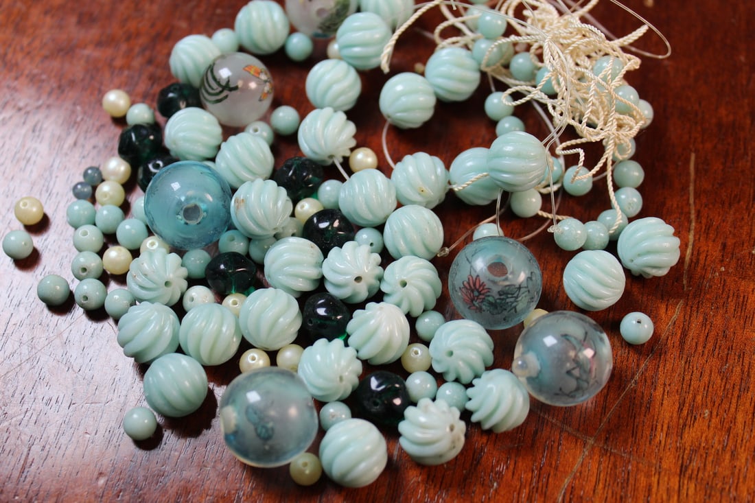Turquoise Color Beads etc.: Turquoise Color Beads etc.. Diam 0.75".