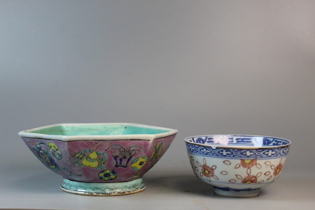 Two Chinese Porcelain Bowls (1 of 9)