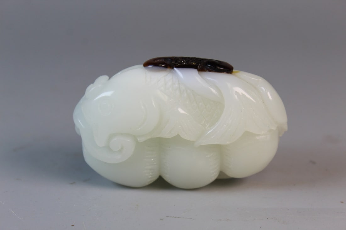 Chinese Carved Toggle (1 of 6)