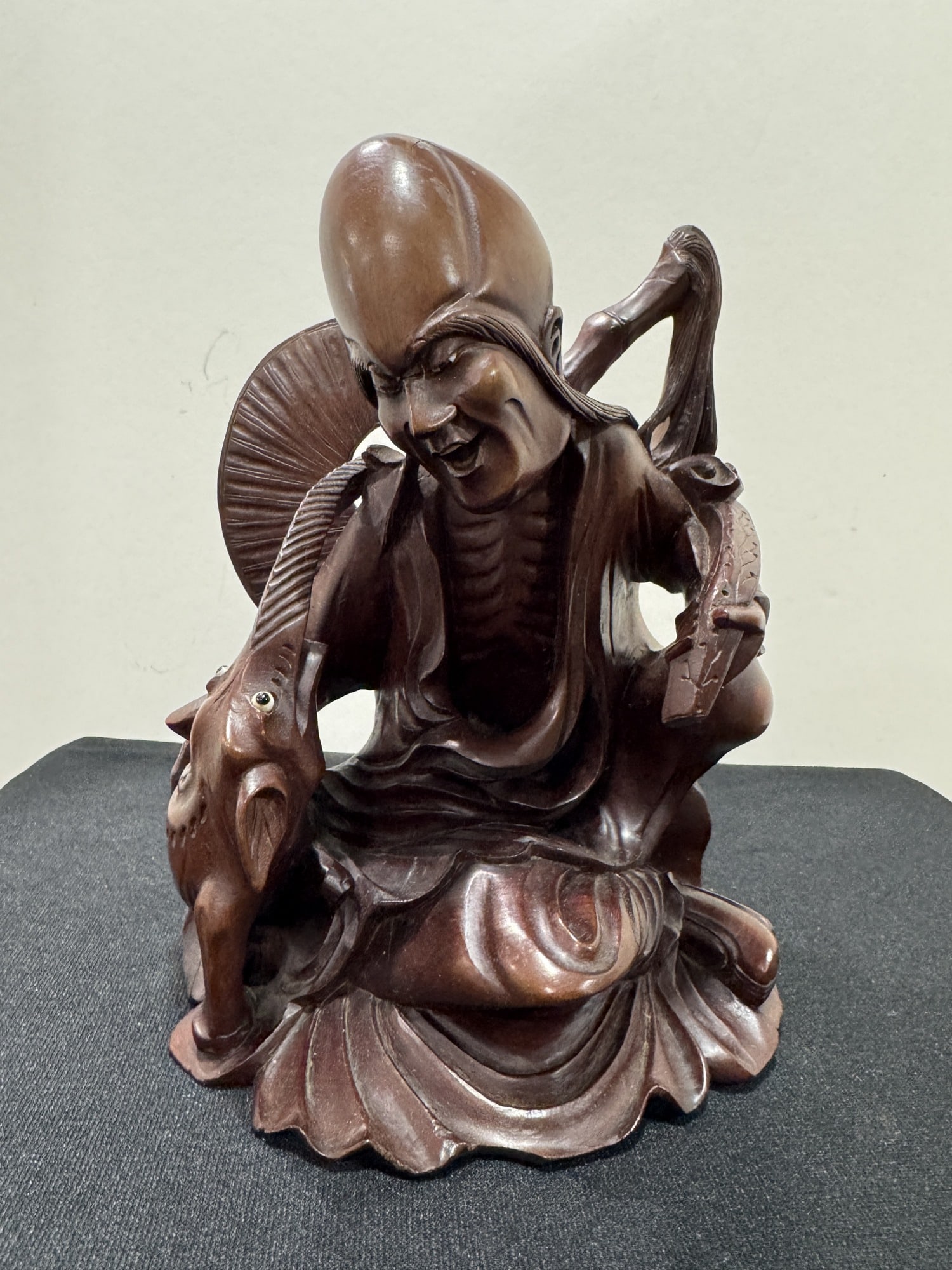 Hand carved wooden statue of Shouxing (1 of 3)