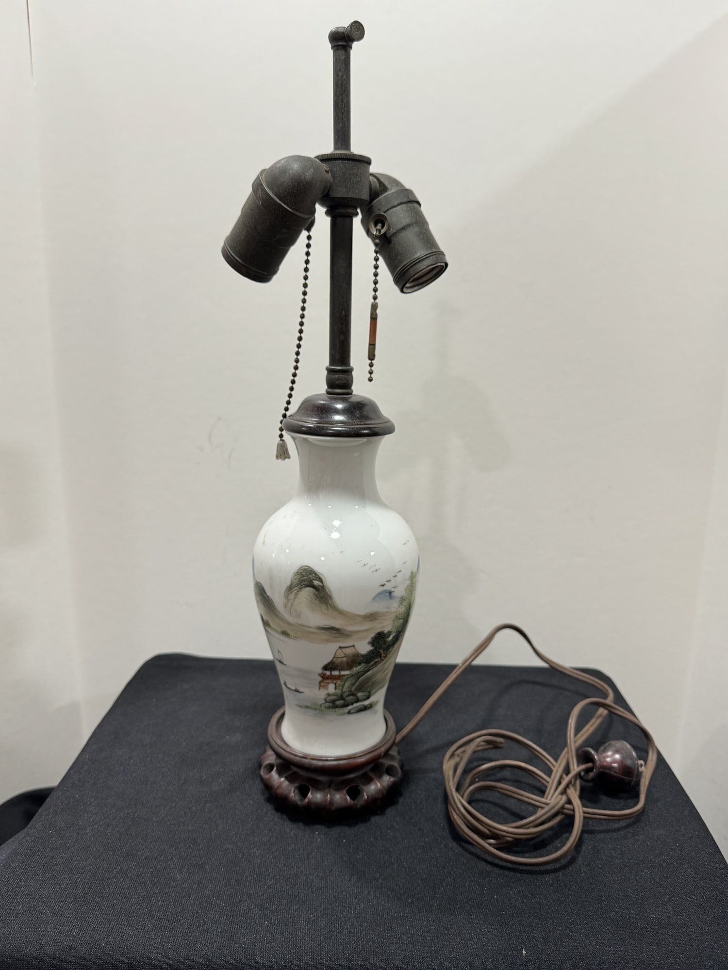 Chinese famille rose porcelain vase lamp: Chinese famille rose porcelain vase lamp. 18" H x 4" W