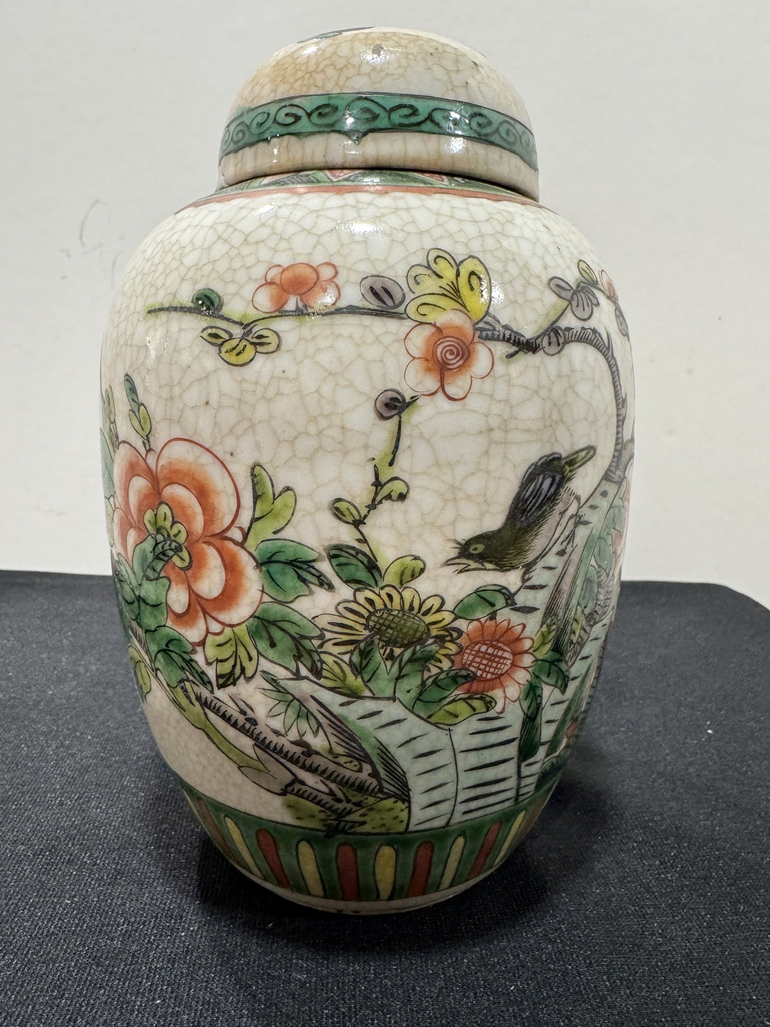 Chinese famille verte porcelain ginger jar (1 of 4)