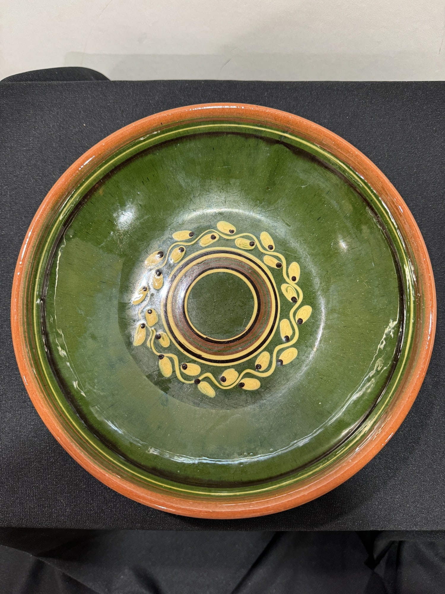 Earthenware swirl dot bowl (1 of 2)