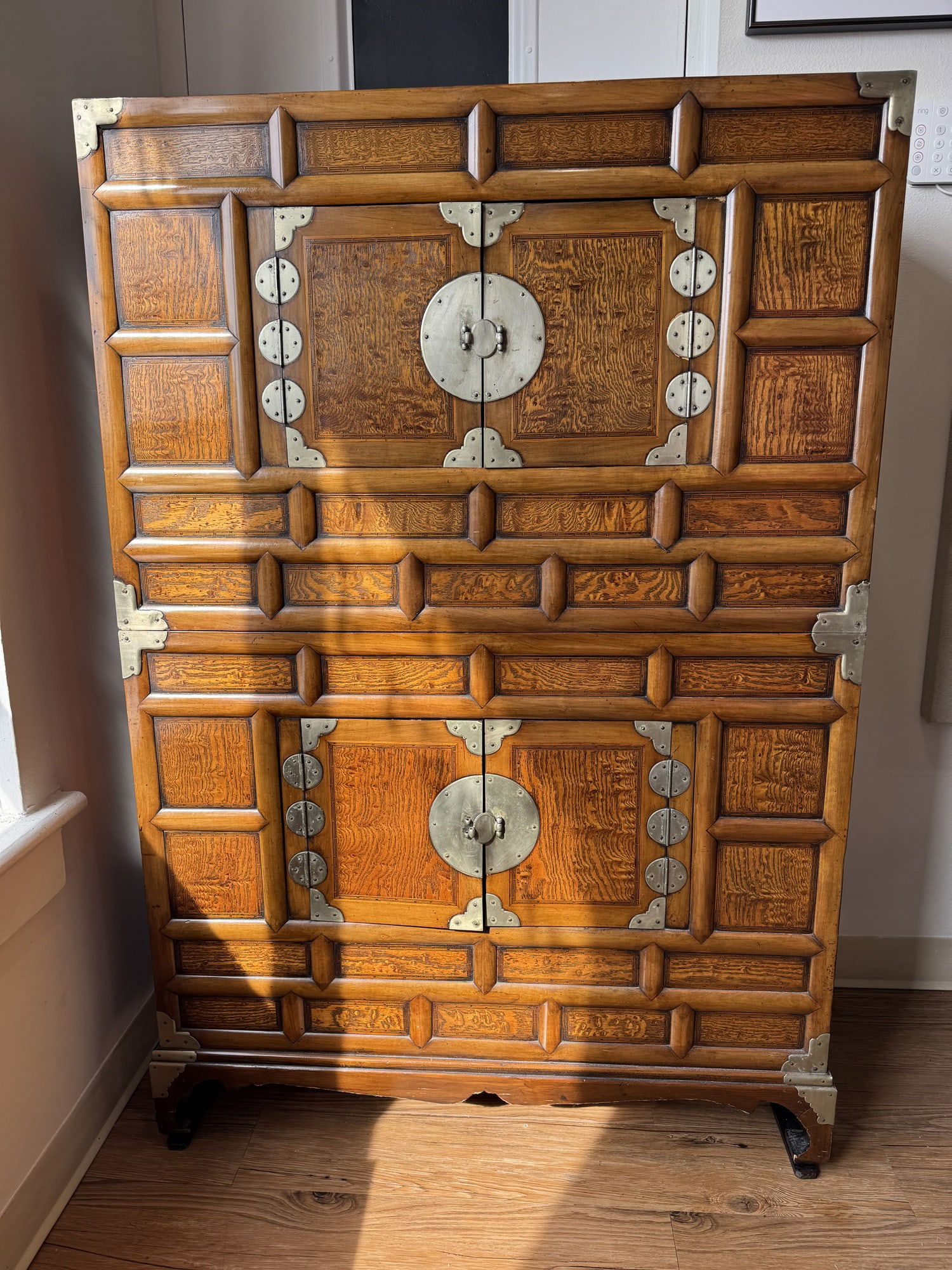 Korean cabinet (1 of 4)