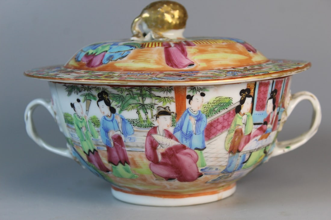 Chinese Rose Mandarin Covered Bowl: Chinese Rose Mandarin Covered Bowl. Diam 7". H 4.75".
