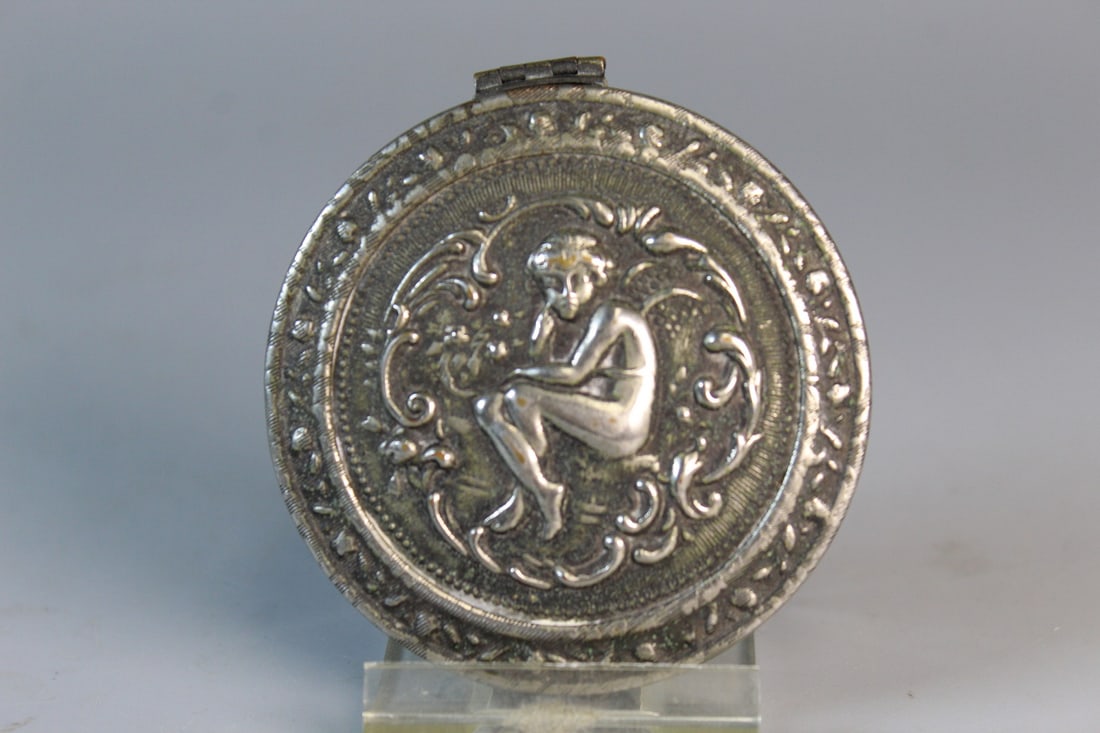 Vintage Silver Plated Powder Compact (1 of 8)