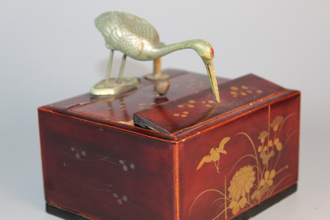 Japanese Mechanical Cigarette Dispenser with Metal Crane (1 of 7)
