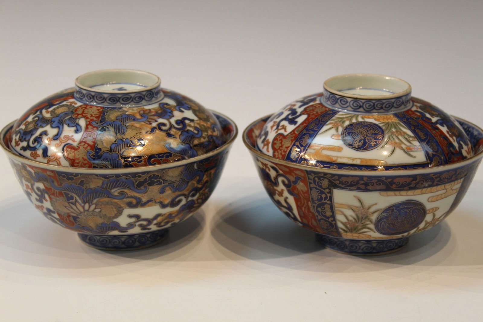 Pair of Japanese Imari Porcelain Bowls with Covers (1 of 8)