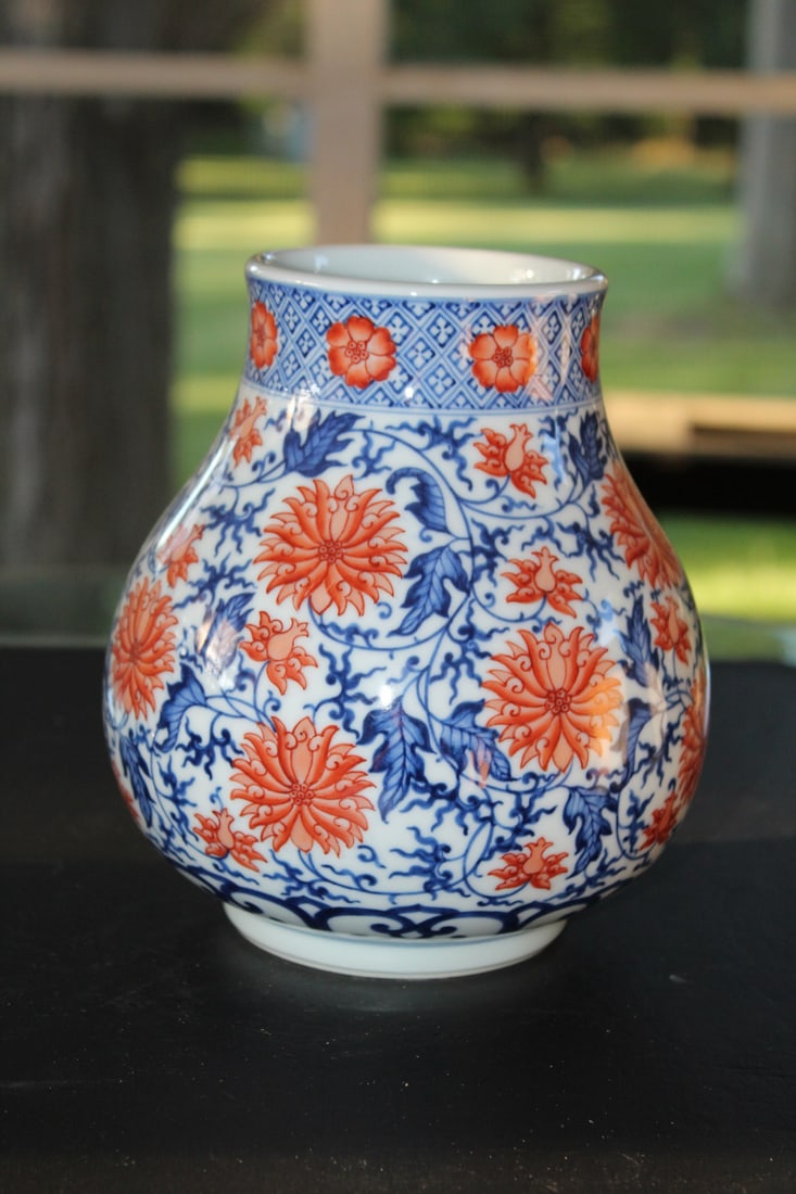 Chinese Blue and White and Iron Red Decorated Porcelain Vase, Yongzheng Mark.: Chinese Blue and White and Iron Red Decorated Porcelain Vase, Yongzheng Mark. H 7.25".