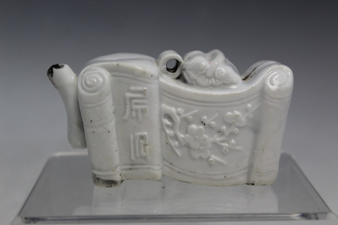Chinese White Glazed Porcelain Water Dropper (1 of 6)